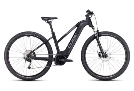 VTT Électrique Semi-Rigide Cube Reaction Hybrid Performance 500 Trapeze Shimano Alivio 9V 500 Wh 29'' Noir 2023