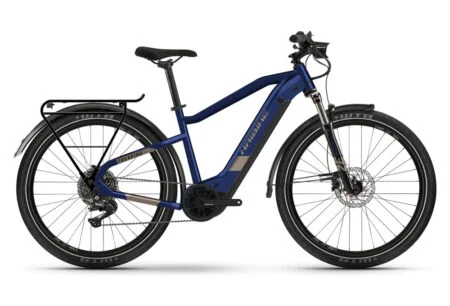VTC Électrique Haibike Trekking 7 i630Wh Shimano Deore M5100 11V Bleu Marine / Beige Sable 2022