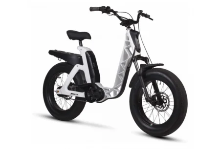 Vélo Ville Electrique Fantic Issimo Fun Shimano Nexus 5v 630Wh Blanc