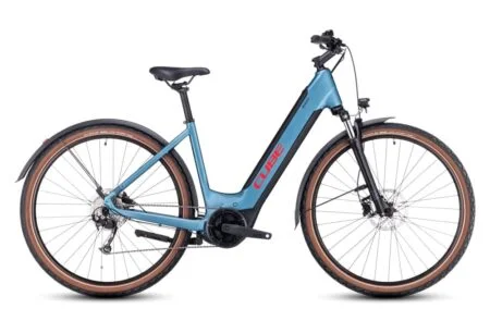 VTC Électrique Cube Nuride Hybrid Performance 500 Allroad Easy Entry Shimano Alivio 9V 500 Wh 29'' Bleu Metal 2023