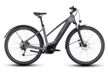 VTC Électrique Cube Nuride Hybrid Performance 625 Allroad Trapèze Shimano Alivio 9V 625 Wh 29'' Gris 2023