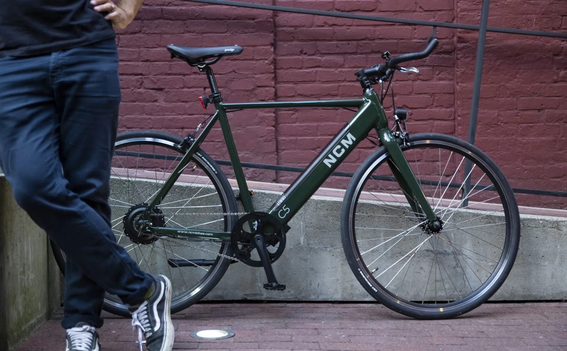 NCM C5 Vélo Electrique Urbain 250W Batterie 36V 12Ah 432Wh